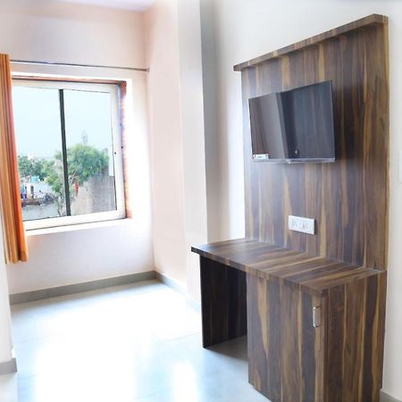 Hotel Keshavam Inn Mathura Luaran gambar