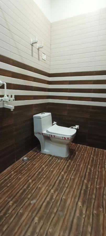 Hotel Keshavam Inn Mathura Luaran gambar