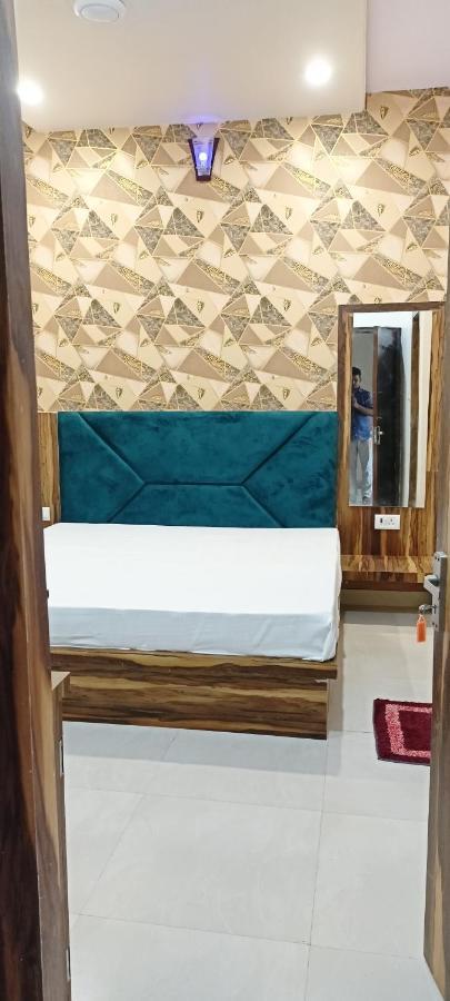 Hotel Keshavam Inn Mathura Luaran gambar
