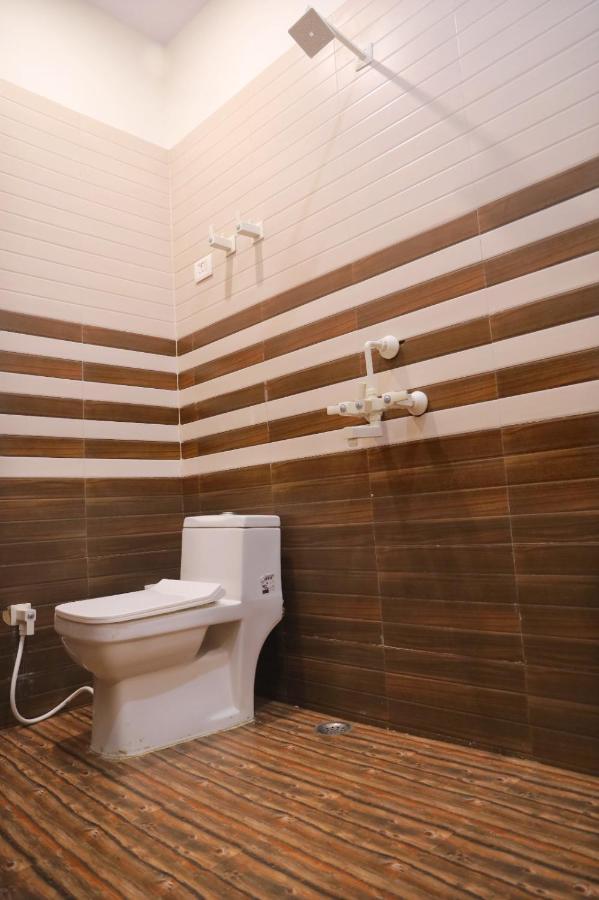 Hotel Keshavam Inn Mathura Luaran gambar