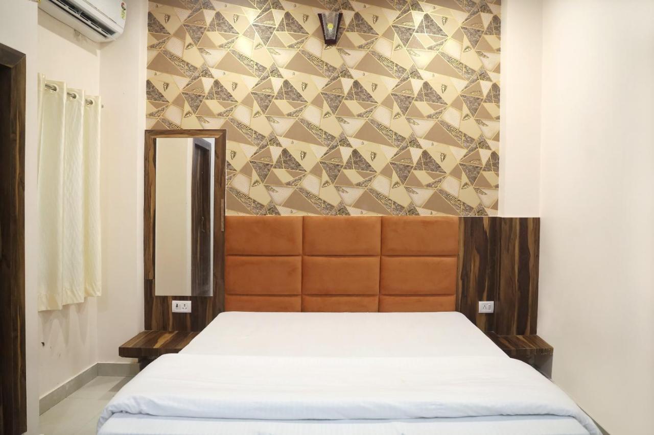 Hotel Keshavam Inn Mathura Luaran gambar