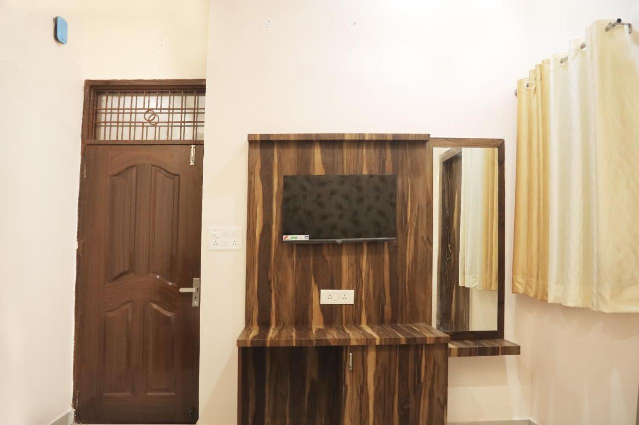 Hotel Keshavam Inn Mathura Luaran gambar