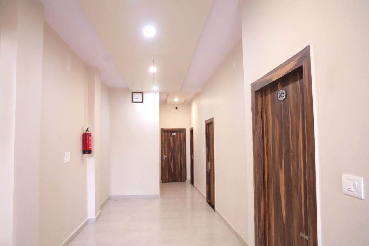 Hotel Keshavam Inn Mathura Luaran gambar
